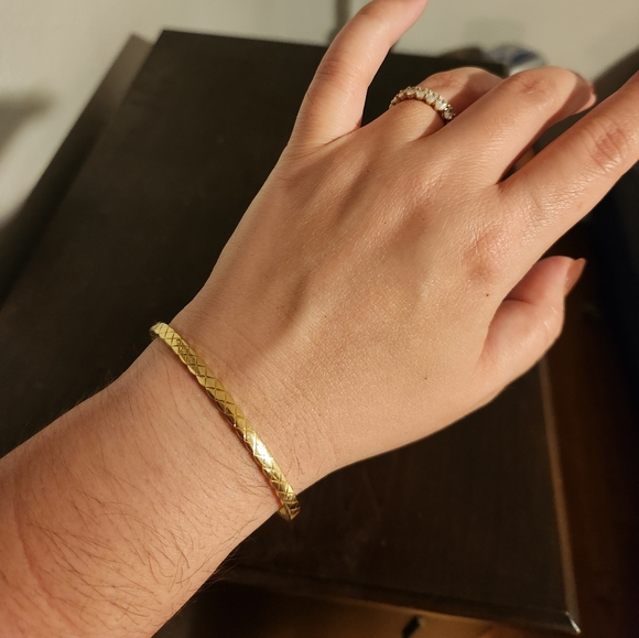 Chanel Coco Crush Cuff 18K - Picture 1 of 9